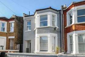 3 bedroom Flat for s...